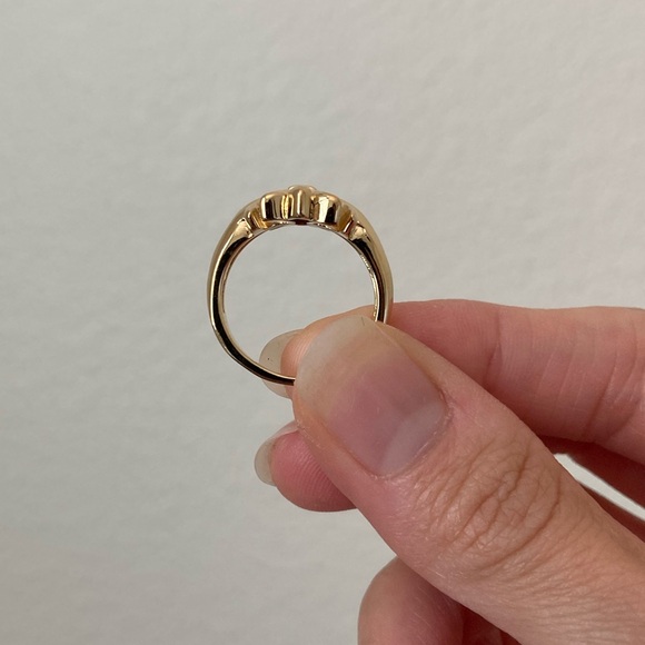 New Vanessa Mooney gold THE FLEUR CROSS RING - Picture 7 of 9